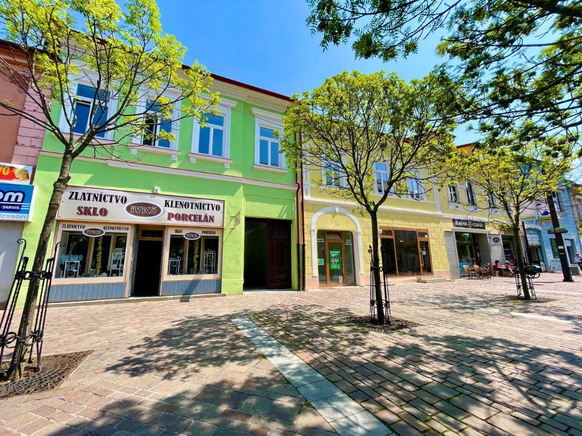 Royal Apartments Liptovsky Mikulas Ngoại thất bức ảnh